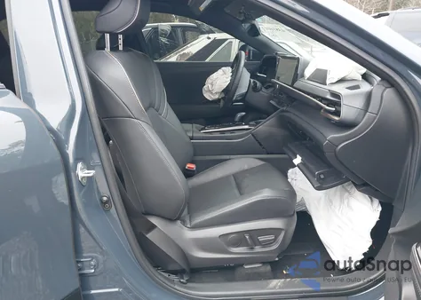 2025 Toyota Crown Xle из США, поврежденный, VIN JTDAAAAF6S3032785